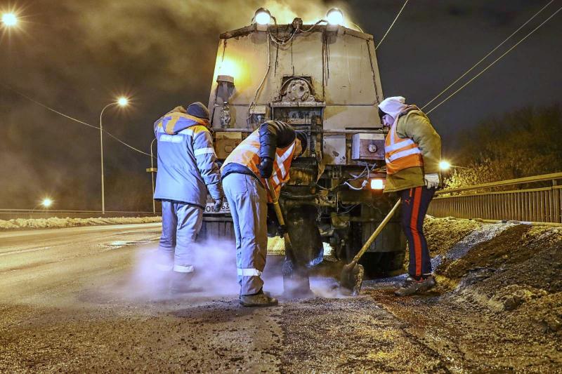 В Самаре на Физкультурной отремонтировали дорогу на мосту