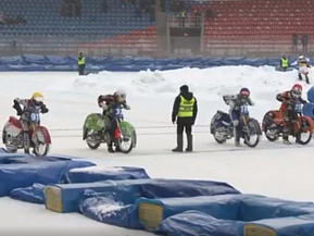 Флешмоб в поддержку олимпийцев и мотогонки на льду. Территория Тольятти