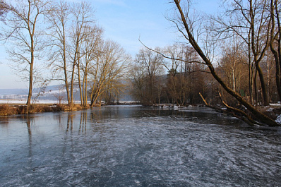 Полчаса в ледяной воде: в Самарской области рыбак провалился в реку