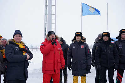 Губернатор Дмитрий Азаров открыл автоспортивный сезон 2022 года