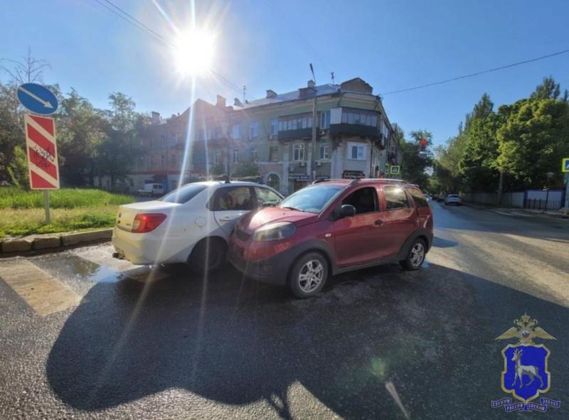 В Самаре малолитражка спровоцировала массовое ДТП