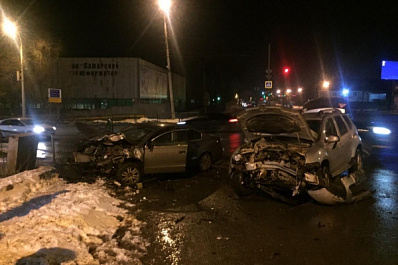 В Самаре на Авроре в ДТП пострадали двое детей и двое взрослых
