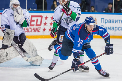 Хоккейная "Лада" одержала восьмую победу в сезоне