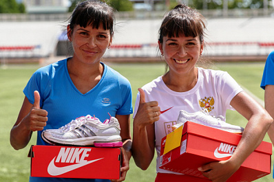 Самарские спортсмены получили новую экипировку и инвентарь