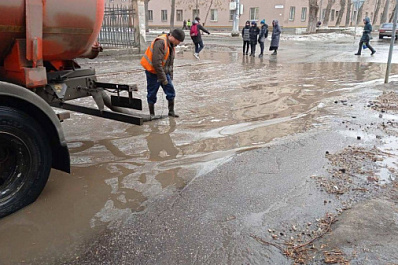 Борьба с лужами: как в Самаре ликвидируют последствия подтопления дорог