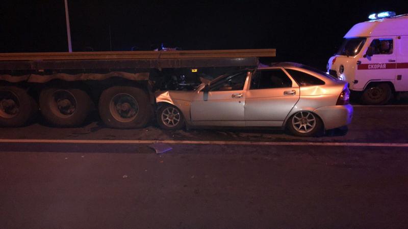 Под Сызранью погиб водитель "Приоры", въехавшей в стоящий полуприцеп