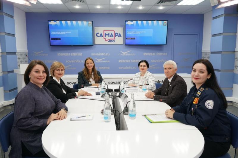 Первая зарплата: как в регионе помогают подросткам найти работу и закрепить молодежь на предприятиях