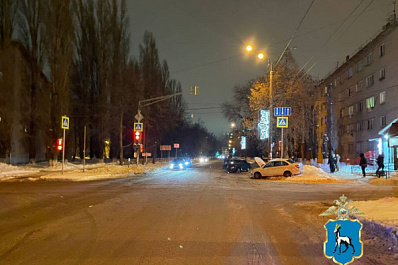 В Тольятти в аварии с двумя легковушками пострадали 3 человека 