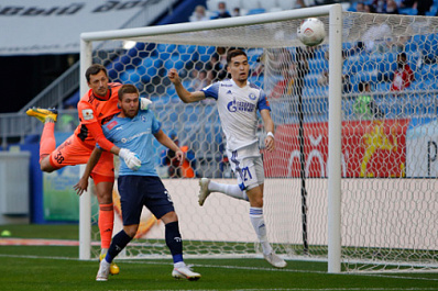 "Крылья Советов" с минимальным счётом уступили "Оренбургу"   