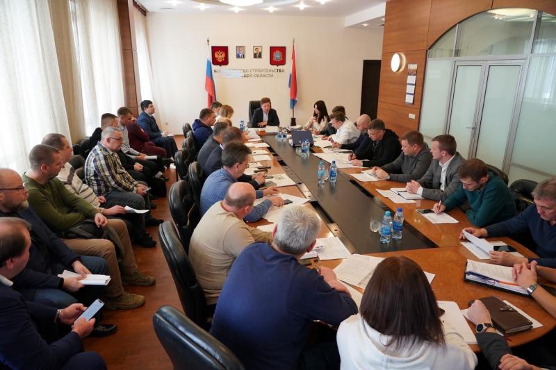 В Минстрое Самарской области обсудили ход строительства социально значимых объектов