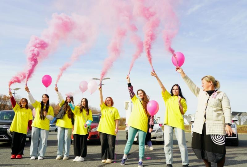 В Самаре прошел автомотопробег в честь Всемирного дня борьбы против рака молочной железы