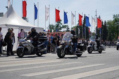 "За мир без нацизма": в Самаре стартовал патриотический мотопробег с участием мотоклуба "Ночные волки"