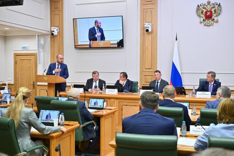 Губернатор Вячеслав Федорищев 22 июля в Москве встретился с первым заместителем председателя Совфеда Андреем Яцкиным