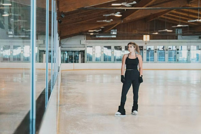 Губернским специалистам по фигурному катанию присвоили тренерские категории