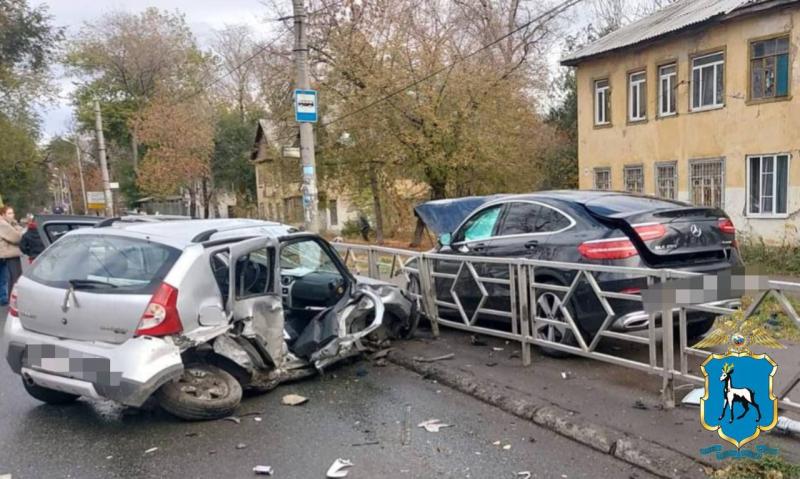 В Самаре 19 октября в ДТП с двумя иномарками погибла пассажирка 