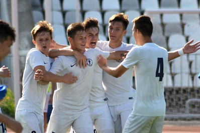 "Академия Коноплева" одержала вторую подряд победу в Юношеской футбольной лиге