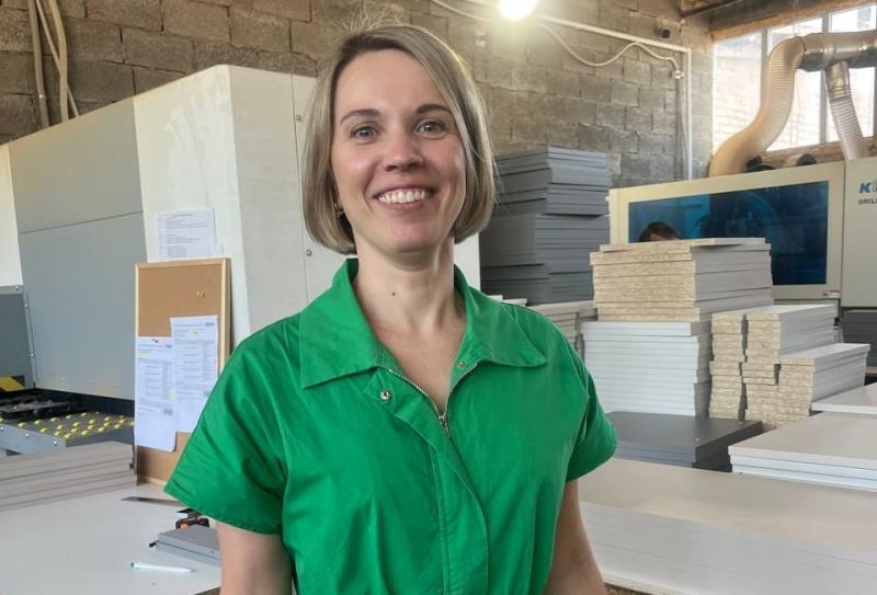 Многодетная мама из Самары открыла собственное производство мебели для маркетплейсов