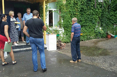 После дождей в одном из дворов Самары провалилась земля