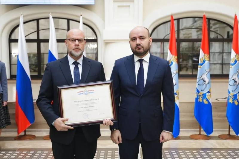 Губернатор Вячеслав Федорищев отметил наградами одних из лучших сотрудников отрасли дорожного хозяйства