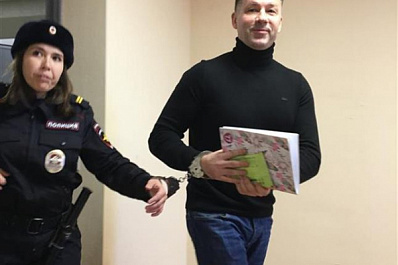 "Кто стал лидером ОПГ?": в суде по делу Дмитрия Сазонова потребовали сменить судью и вспомнили смерть "авторитета" Законова