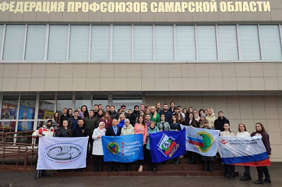 В День профсоюзов Самарской области губернатор Дмитрий Азаров обратился к землякам