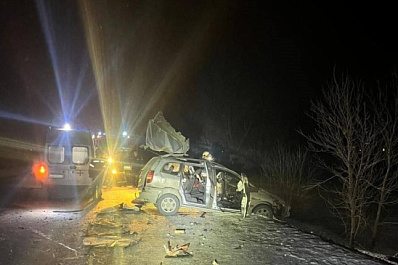 Трое погибли: в Самарской области легковушка врезалась в КамАЗ