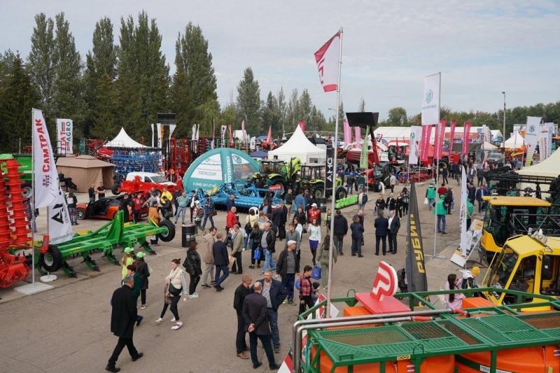 Аграрии страны представили свои новинки на Поволжской агропромышленной выставке в Самарской области