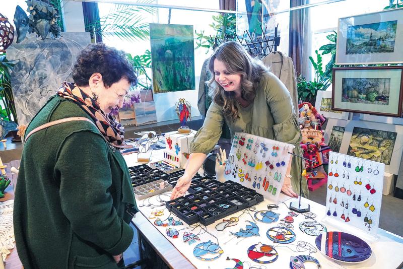 Синтез искусства и городской среды: в самарском Доме архитектора прошли выставка и арт­маркет "Открытый воздух"