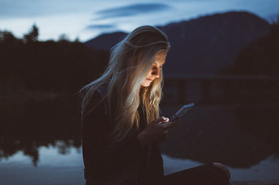 Самарский психолог Александр Клиндухов рассказал, чем чревата тотальная зависимость от телефона