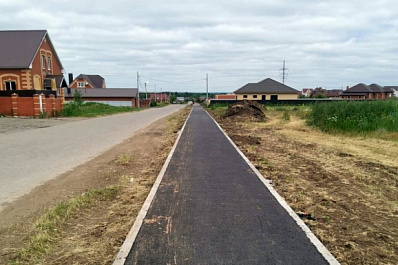 В Кинель-Черкассах благоустраивают тротуары 