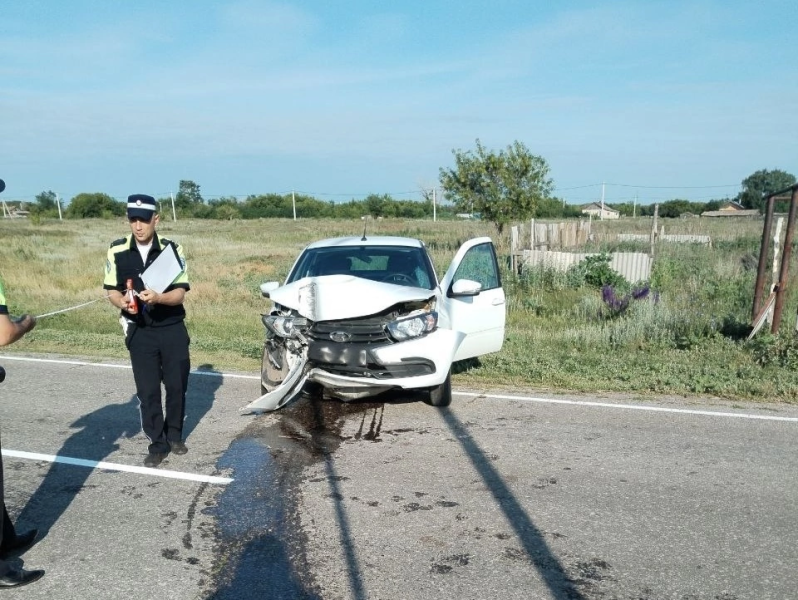В Самарской области 23 июня "Гранта" въехала в газовую стойку