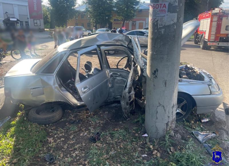 В Самаре на углу улиц Вольской и Ново-Вокзальной столкнулись Changan и "четырнадцатая"