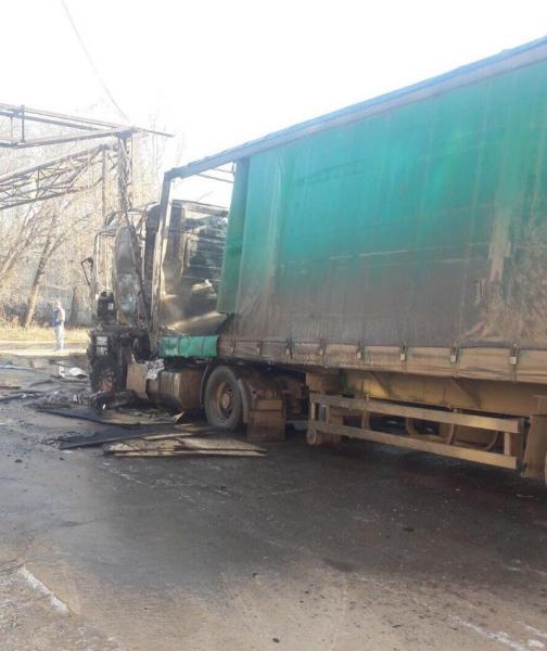 В Самаре дотла сгорел грузовик