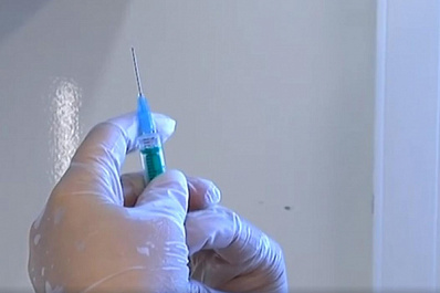 Сотрудники компании по вызову и переработке отходов прошли вакцинацию от COVID-19 на рабочем месте