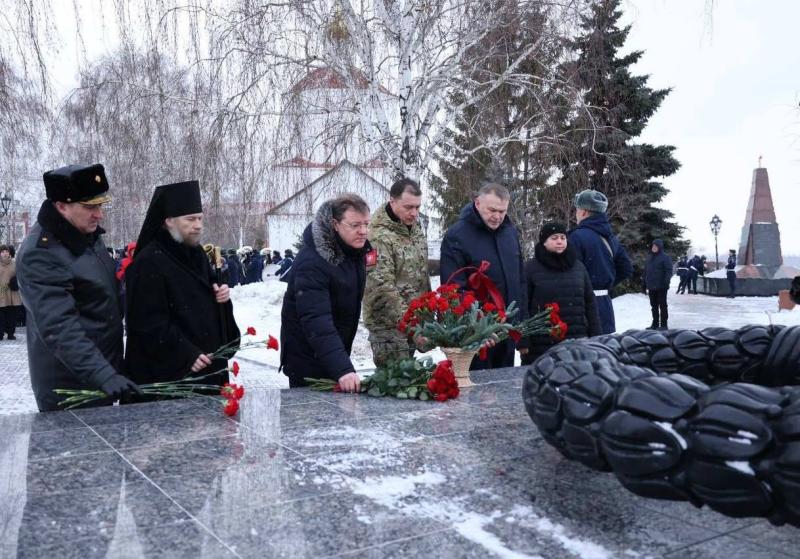 Самарцы почтили память погибших в Макеевке земляков