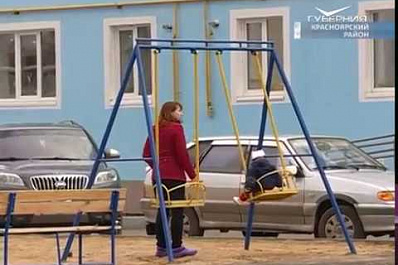 Ключи от новых квартир в посёлке Мирный вручили 11 детям-сиротам