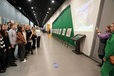 Художница Евгения Тарасова представила на выставке образы Самары и Крыма