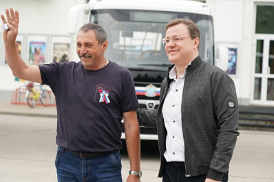 Дмитрий Азаров обратился к работникам автотранспорта в связи с профессиональным праздником