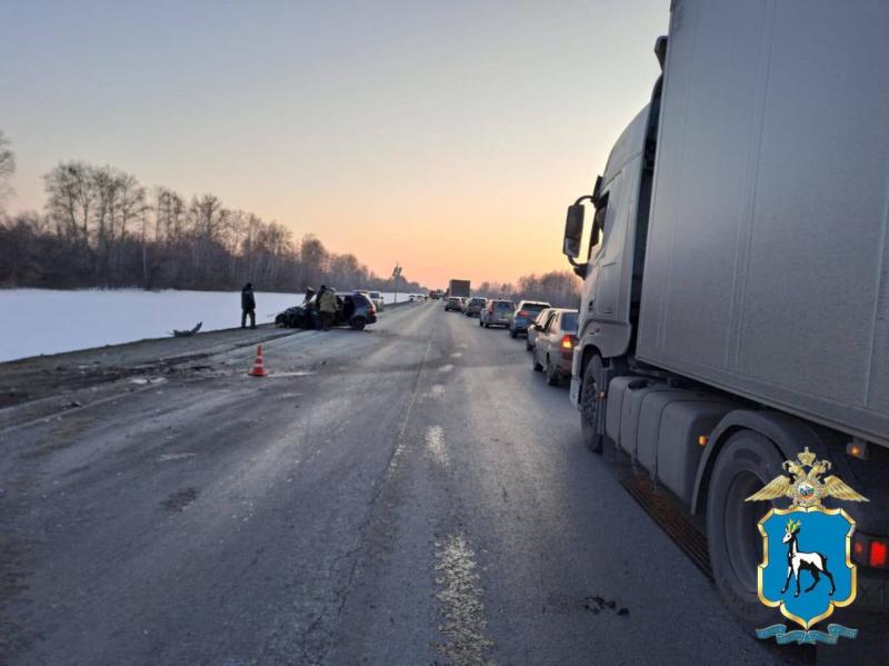 В Самарской области 28 февраля на трассе столкнулись две "Калины"
