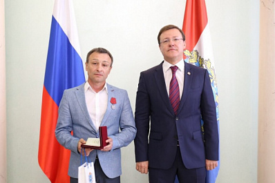 Дмитрий Азаров вручил государственные награды жителям Самарской области