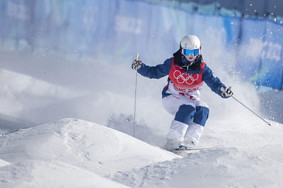 Золото, серебро и бронза: российские спортсмены собрали полный комплект наград во второй день Олимпиады в Пекине