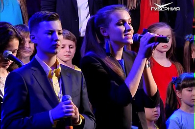 Певица Доминик Димэ выступила на концерте в честь 25-летия Гимназии № 3