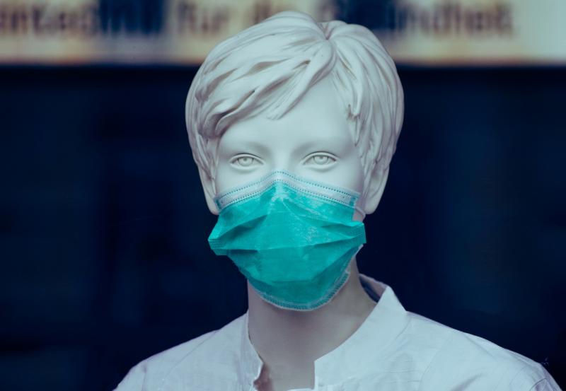 COVID-19 подтвердился еще у 8 406 жителей России