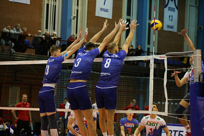 Волейбольная "Нова" в матче Суперлиги уступила дома "Кузбассу"