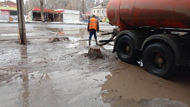 Борьба с лужами: как в Самаре ликвидируют последствия подтопления дорог