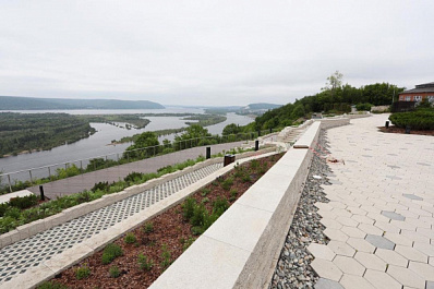 Дмитрий Азаров показал фотографии обновленной Вертолетной площадки