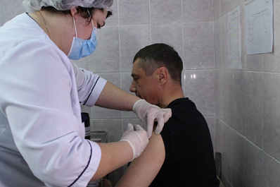 В Большой Глушице сделали первые прививки от коронавируса