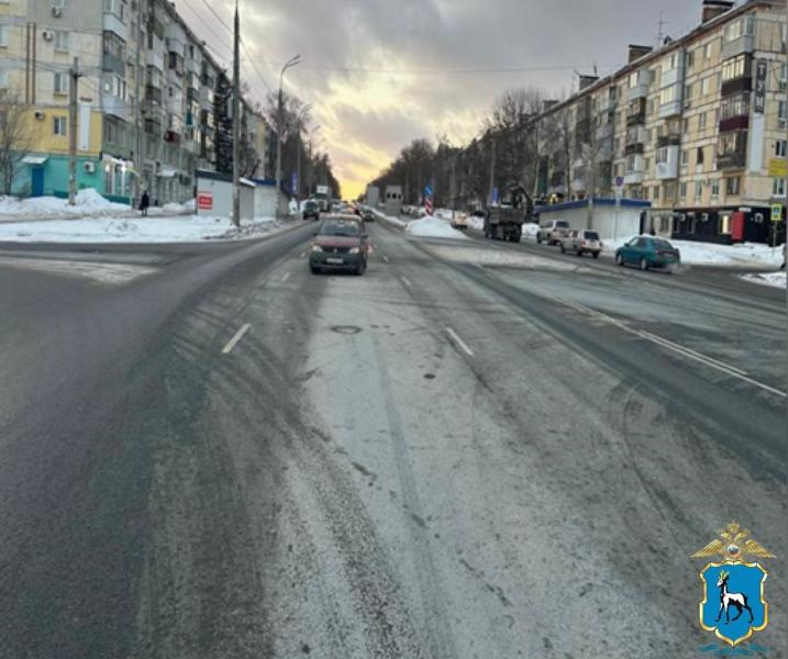 Четверо в больнице: в Самарской области на трассе Mitsubishi не пропустил LADA Vesta