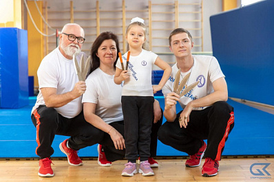 "Дети порой бывают мудрее взрослых": чемпион мира по спортивному метанию ножа Андрей Яковлев рассказал о том, что значит быть счастливым папой