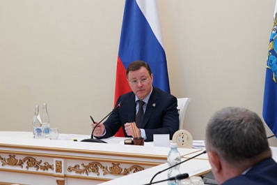 "Каждое предприятие должно получить поддержку": Дмитрий Азаров провел заседание штаба по экономике